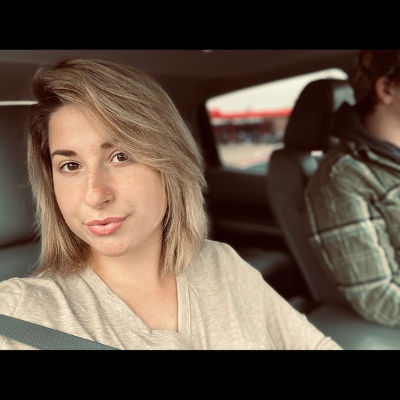 Meet your Posher, Megan - Picture 1 of 11